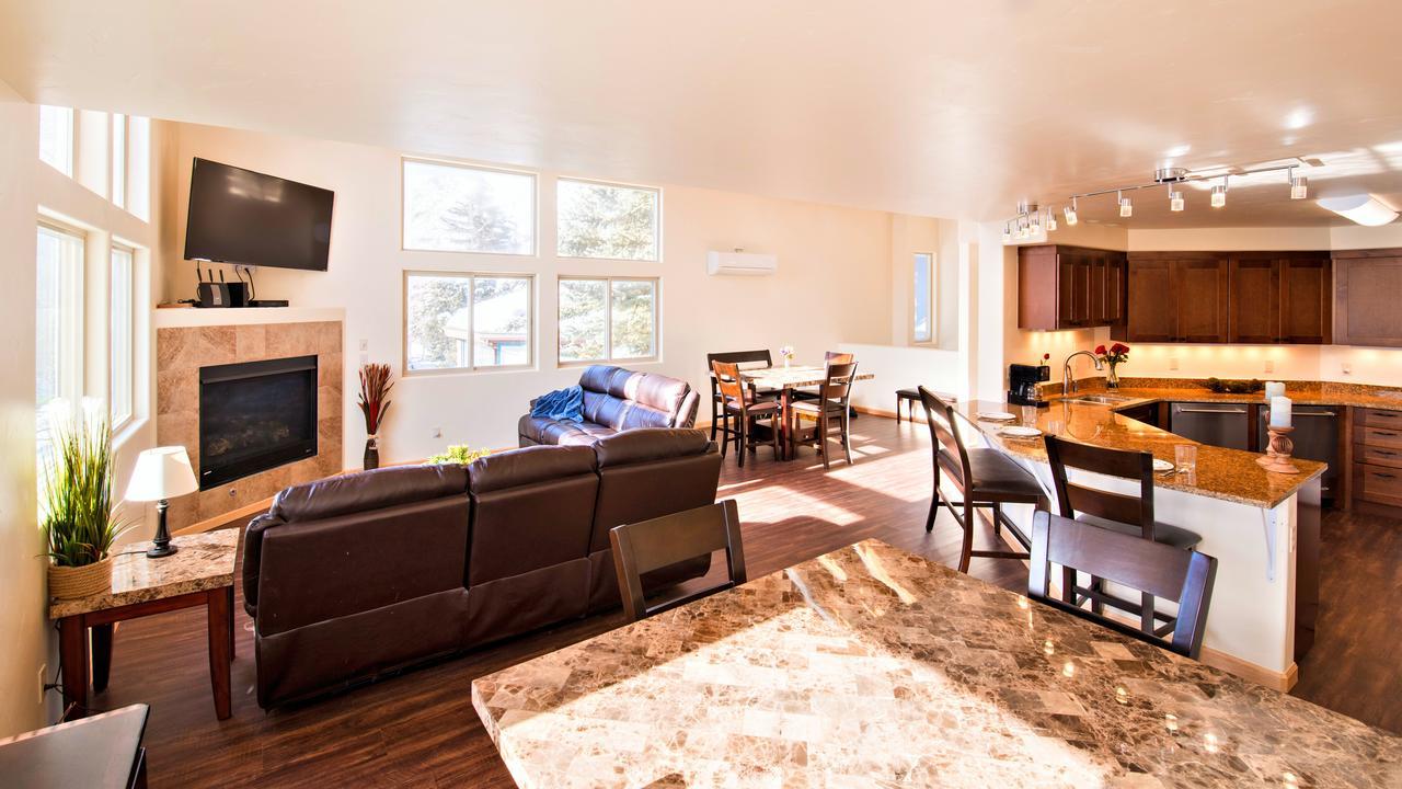 Mein Haus Bed & Breakfast Avon Bagian luar foto