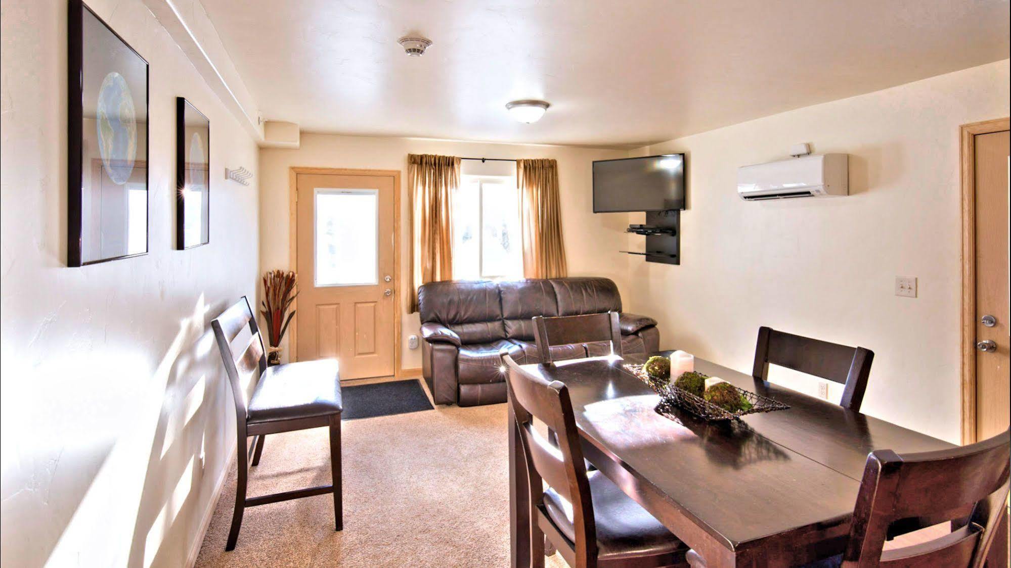 Mein Haus Bed & Breakfast Avon Bagian luar foto
