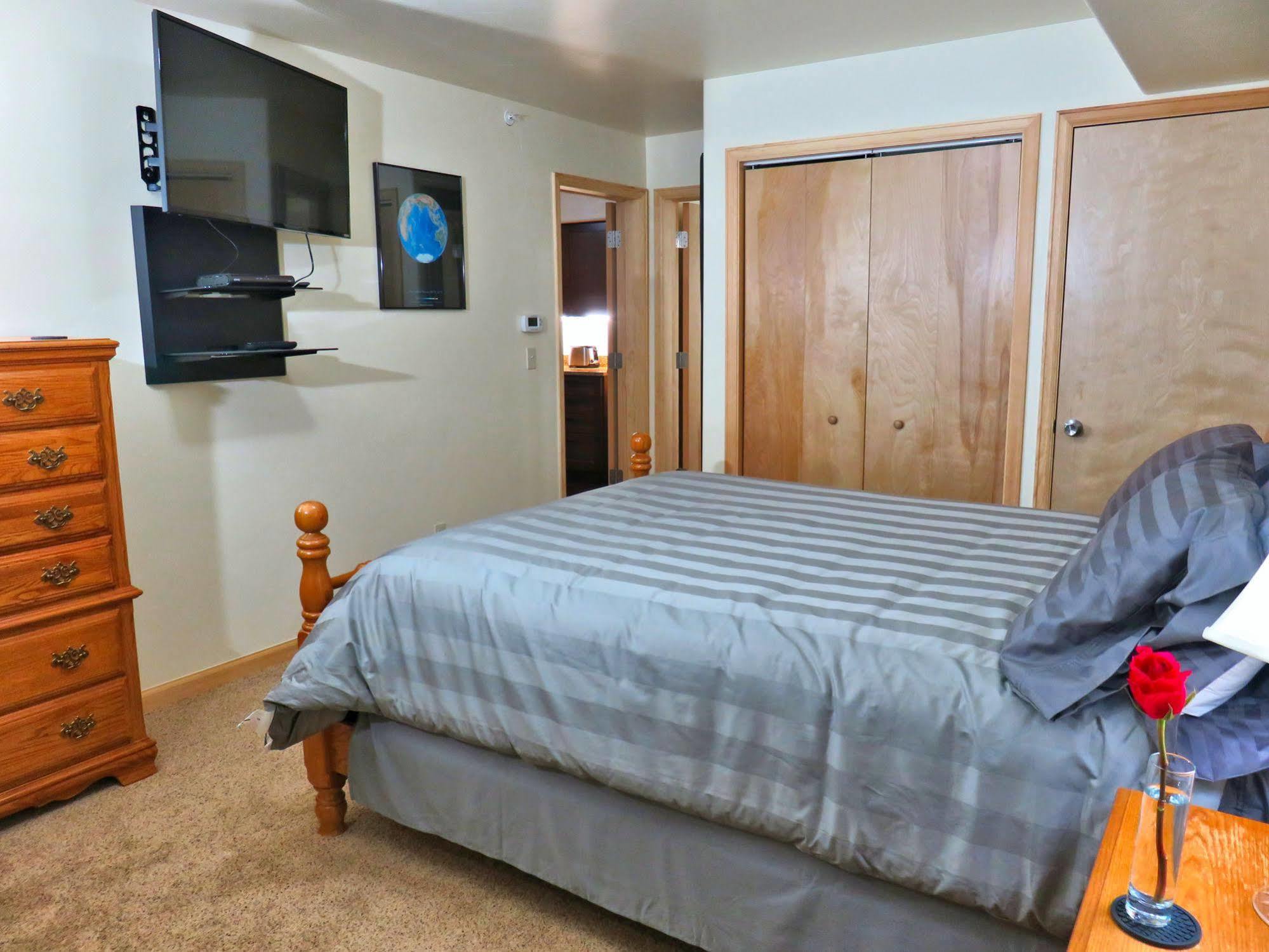 Mein Haus Bed & Breakfast Avon Bagian luar foto