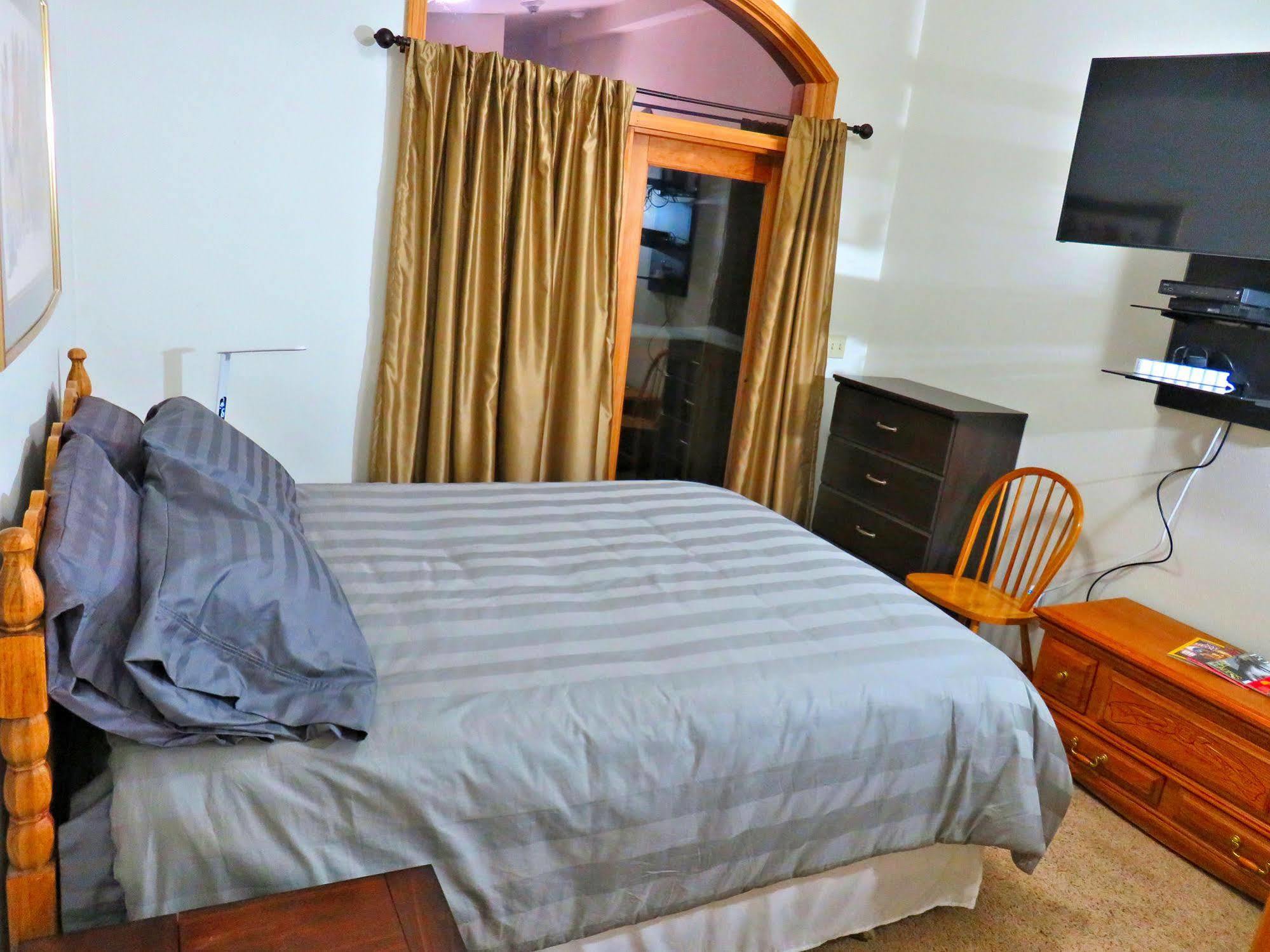 Mein Haus Bed & Breakfast Avon Bagian luar foto
